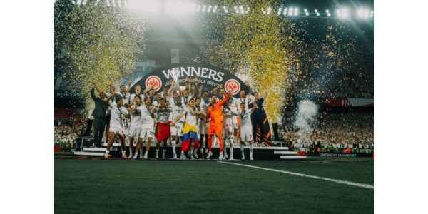 Frankfurt wint opnieuw de Europa League
