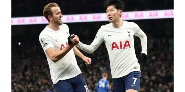 Kane scoorde tweemaal om het team te helpen groots te winnen