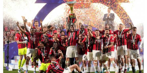 AC Milan en Manchester City winnen allebei de titel
