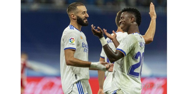 Benzema bereikt een nieuw hoogtepunt in zijn carrière en is gewoon de sterkste koning van Real Madrid